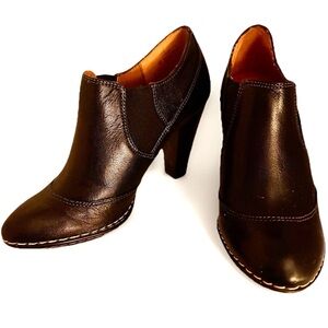 Sofft Dark Brown Leather Ankle Booties